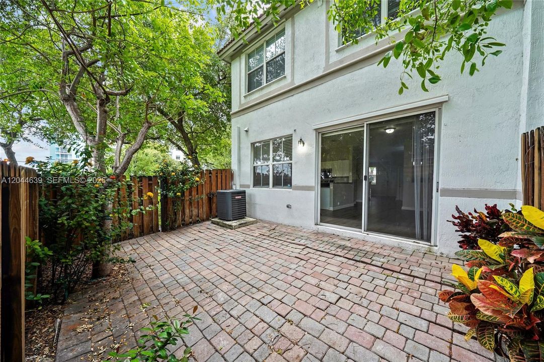 For Sale: $615,000 (4 beds, 2 baths, 1894 Square Feet)