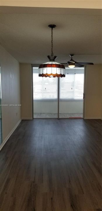 В аренду: $1,400 (1 спален, 1 ванн, 640 Квадратных фут)
