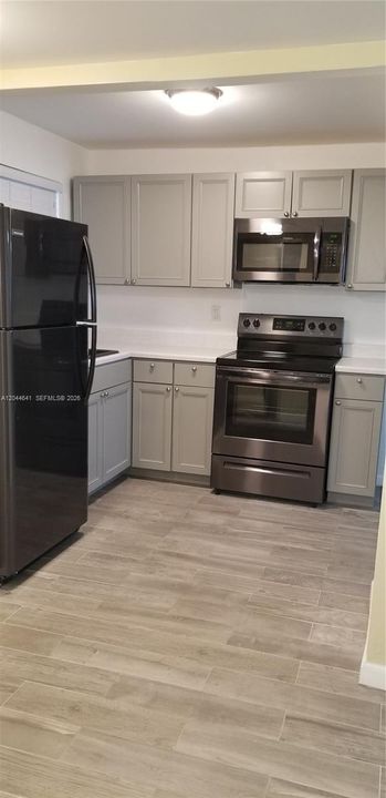 В аренду: $1,400 (1 спален, 1 ванн, 640 Квадратных фут)