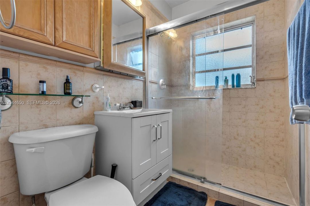 В аренду: $6,900 (5 спален, 2 ванн, 1981 Квадратных фут)