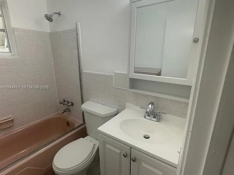 En Renta: $1,950 (2 camas, 1 baños, 2322 Pies cuadrados)