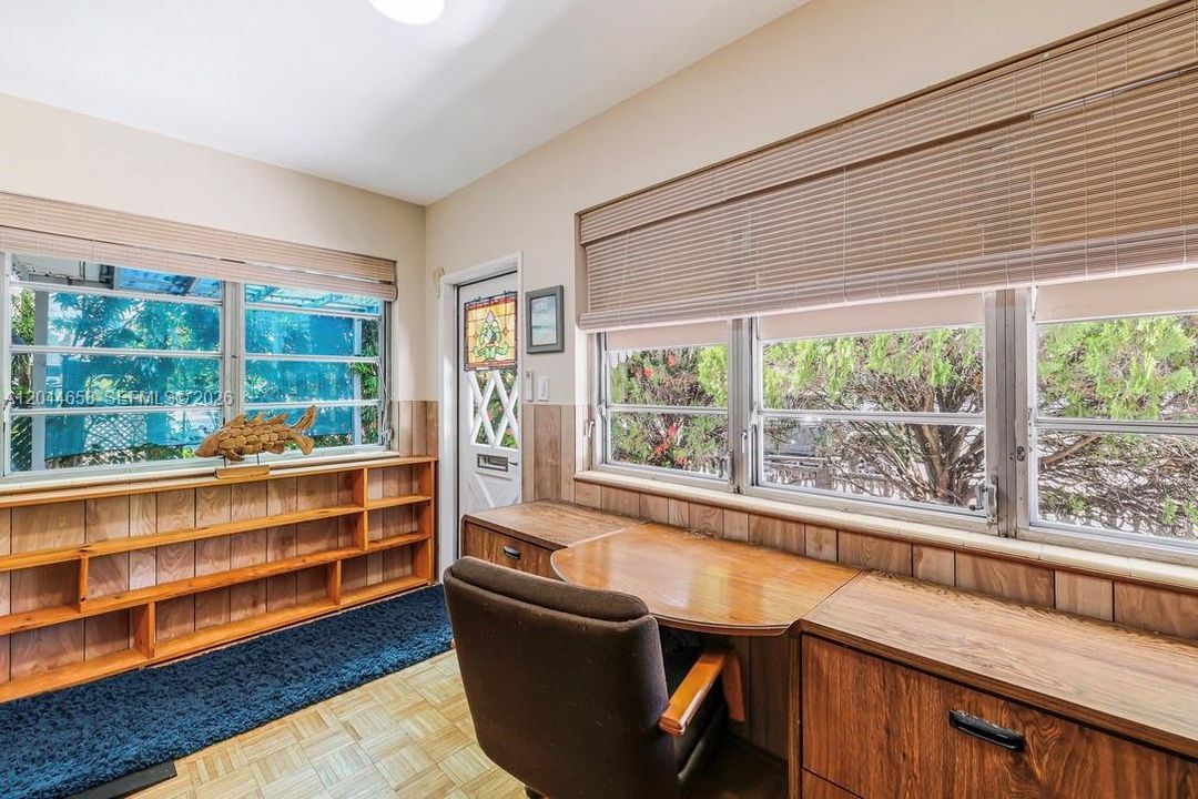 На продажу: $525,000 (4 спален, 2 ванн, 1962 Квадратных фут)