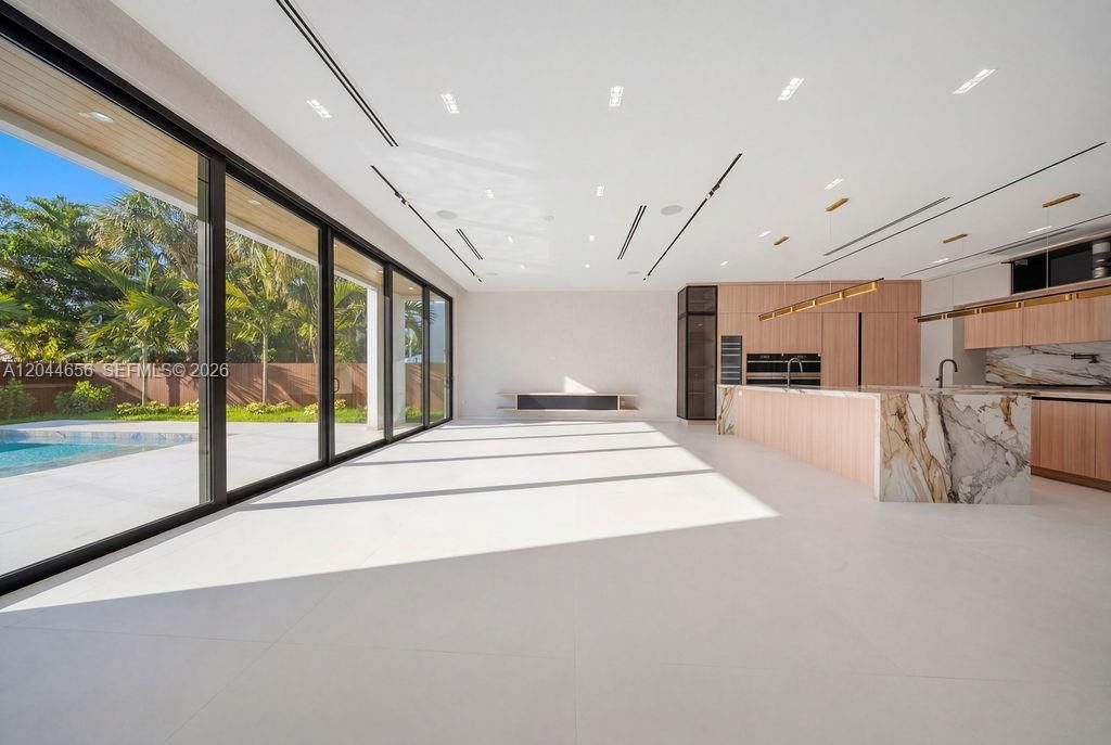 For Rent: $36,000 (5 beds, 7 baths, 0 Square Feet)