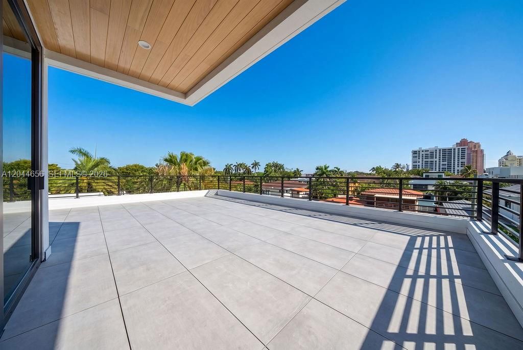 For Rent: $36,000 (5 beds, 7 baths, 0 Square Feet)