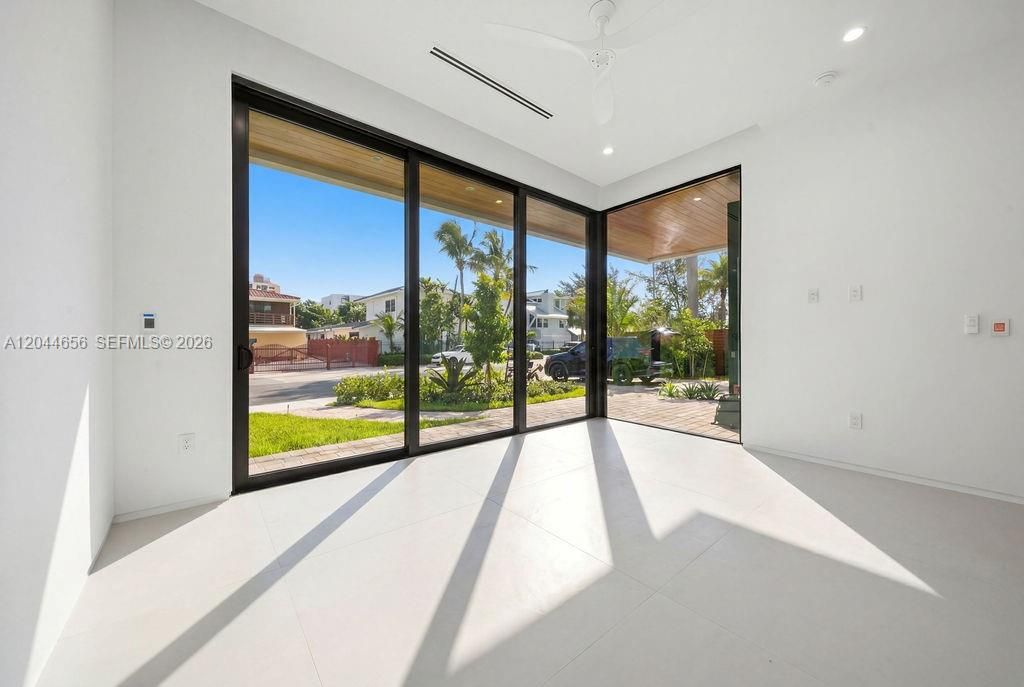 For Rent: $36,000 (5 beds, 7 baths, 0 Square Feet)