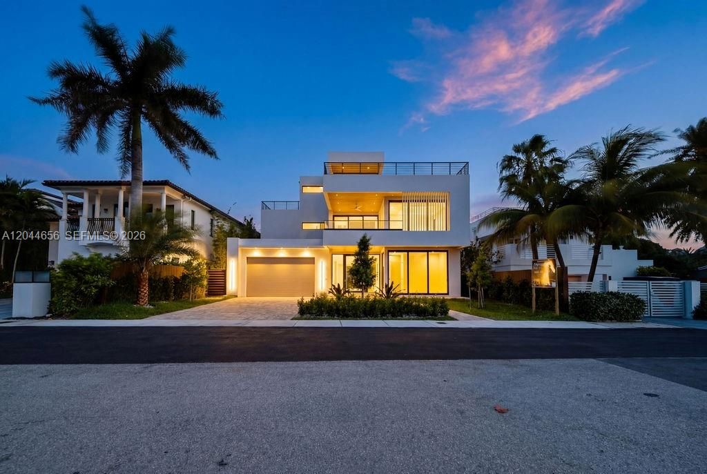 For Rent: $36,000 (5 beds, 7 baths, 0 Square Feet)