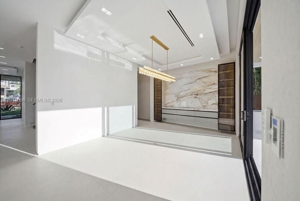 For Rent: $36,000 (5 beds, 7 baths, 0 Square Feet)