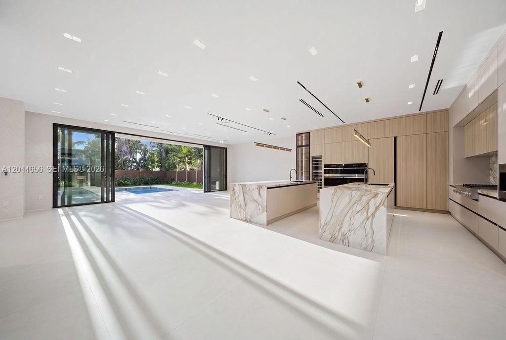 For Rent: $36,000 (5 beds, 7 baths, 0 Square Feet)