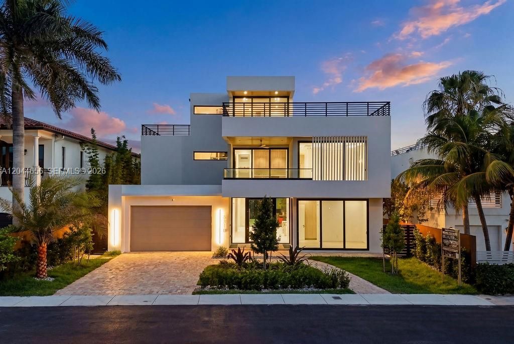 For Rent: $36,000 (5 beds, 7 baths, 0 Square Feet)