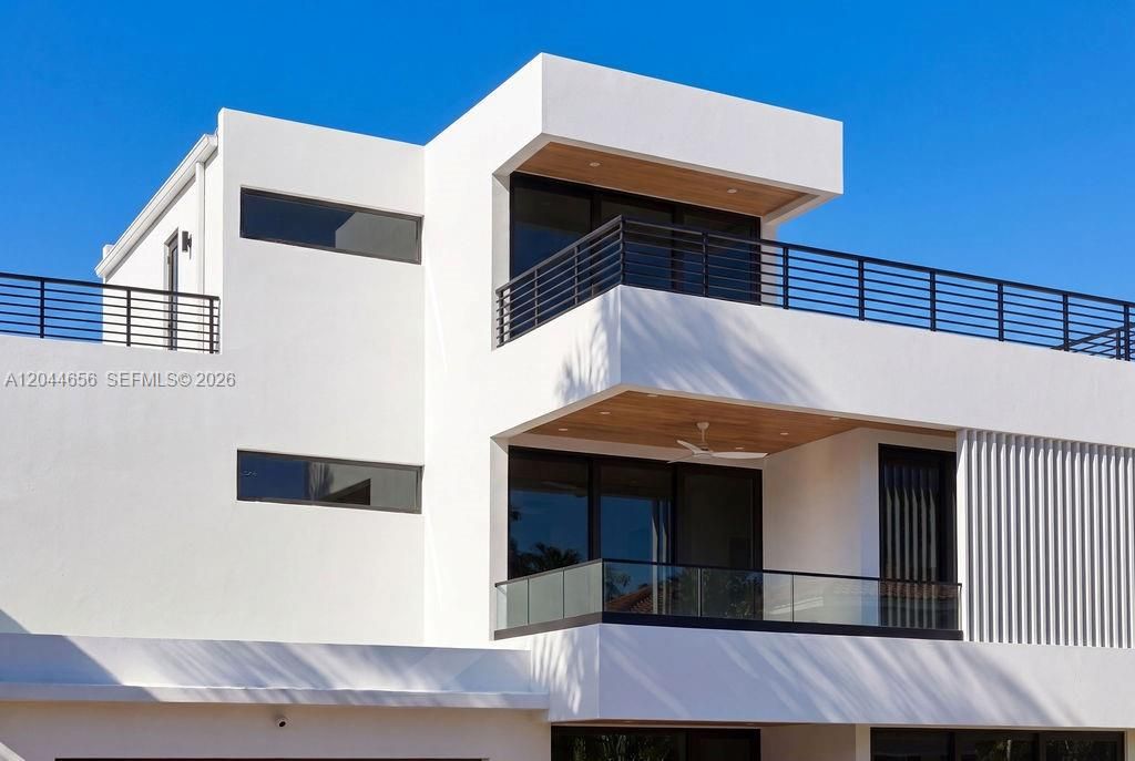 For Rent: $36,000 (5 beds, 7 baths, 0 Square Feet)