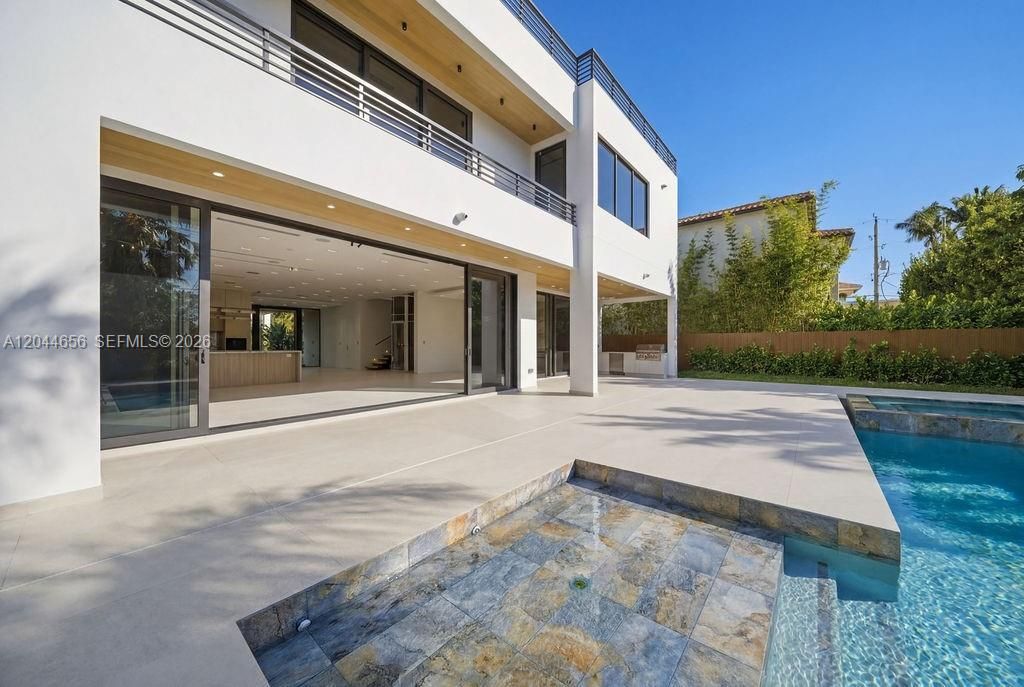 For Rent: $36,000 (5 beds, 7 baths, 0 Square Feet)
