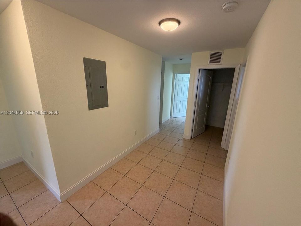 For Rent: $3,500 (4 beds, 2 baths, 1516 Square Feet)