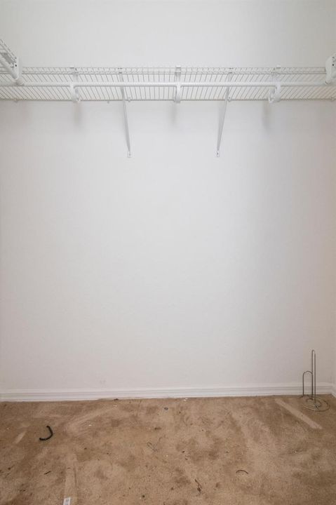 24-print-24 - closet