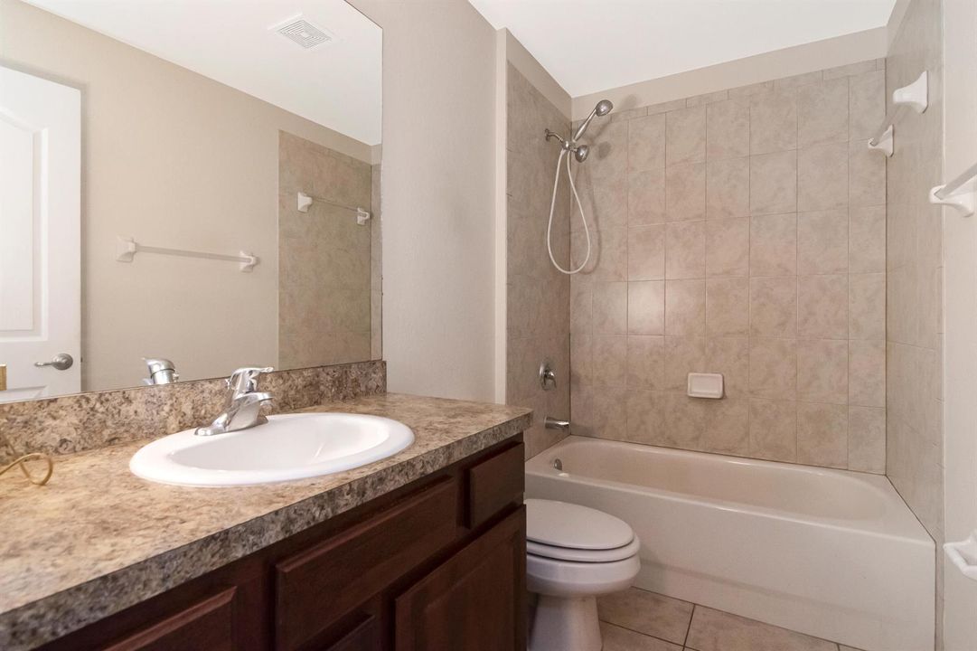 32-print-32 - bathroom