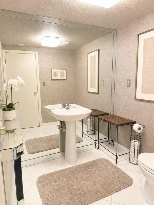 Powder room