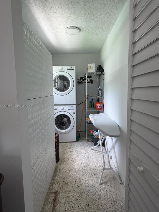 В аренду: $6,500 (4 спален, 3 ванн, 2356 Квадратных фут)
