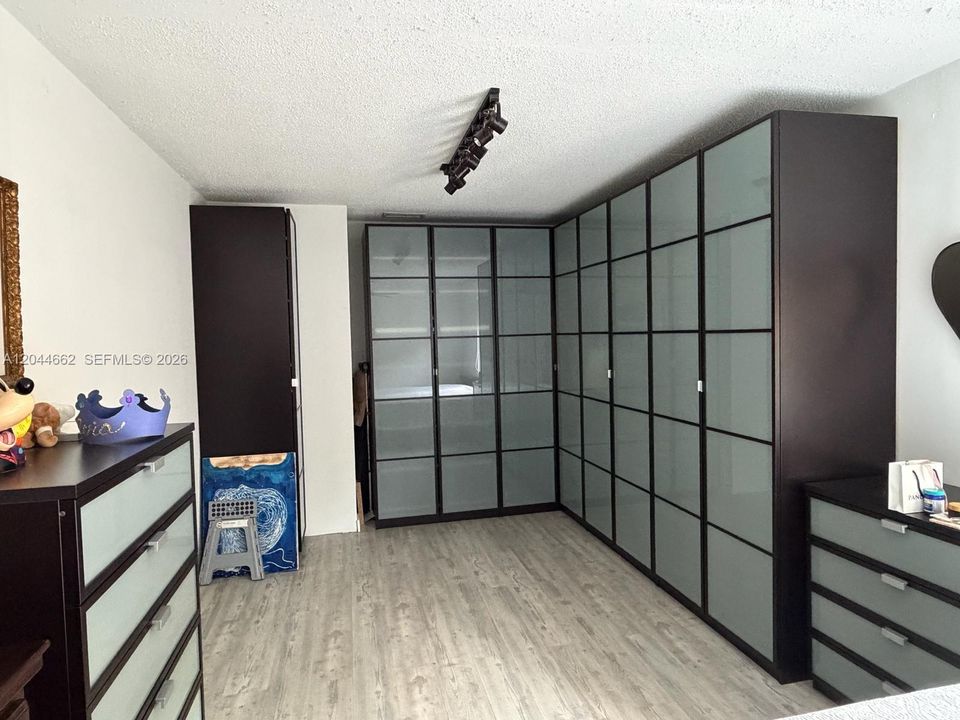 В аренду: $6,500 (4 спален, 3 ванн, 2356 Квадратных фут)