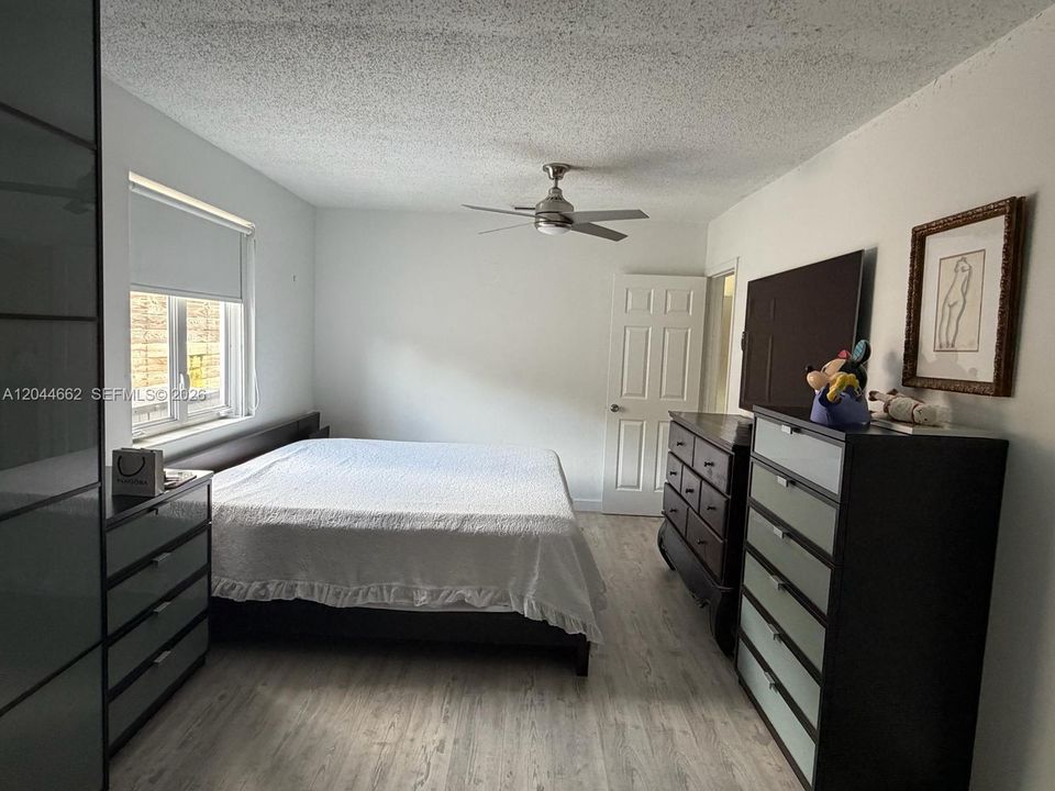 В аренду: $6,500 (4 спален, 3 ванн, 2356 Квадратных фут)