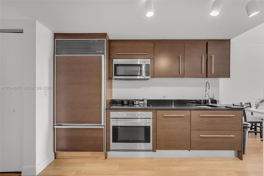 En Venta: $419,000 (0 camas, 1 baños, 598 Pies cuadrados)