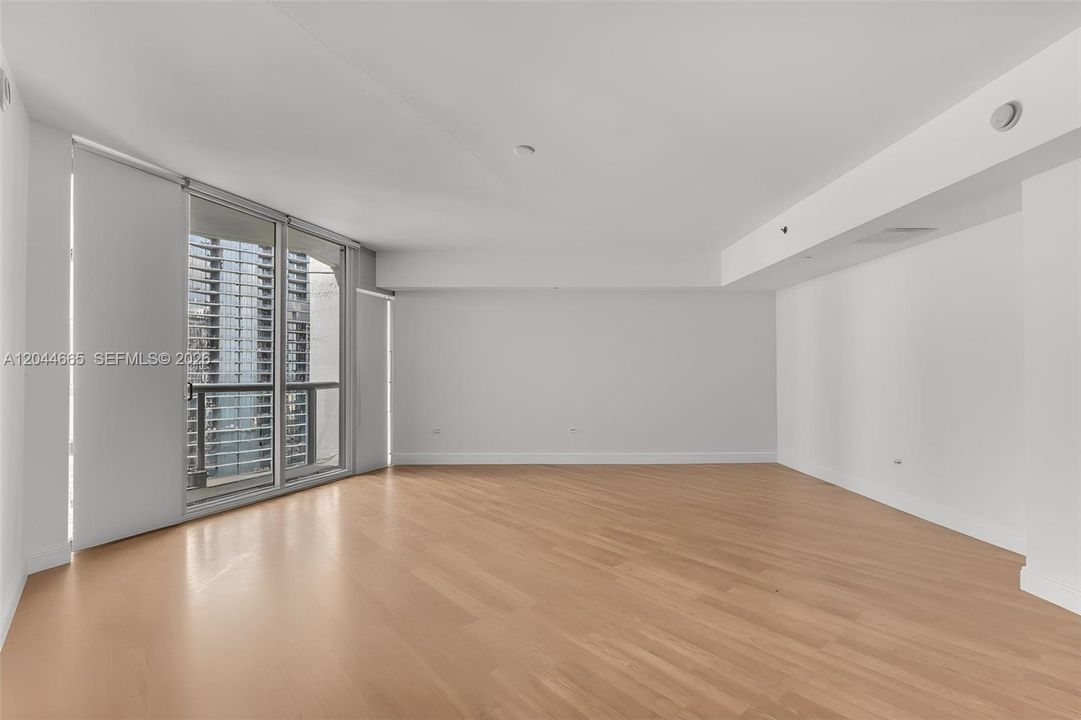 En Venta: $419,000 (0 camas, 1 baños, 598 Pies cuadrados)