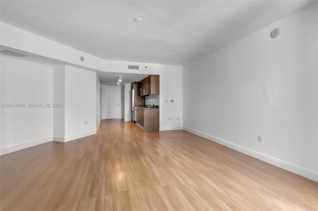En Venta: $419,000 (0 camas, 1 baños, 598 Pies cuadrados)