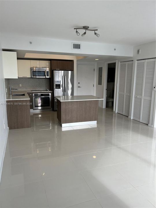 En Venta: $394,000 (1 camas, 1 baños, 688 Pies cuadrados)