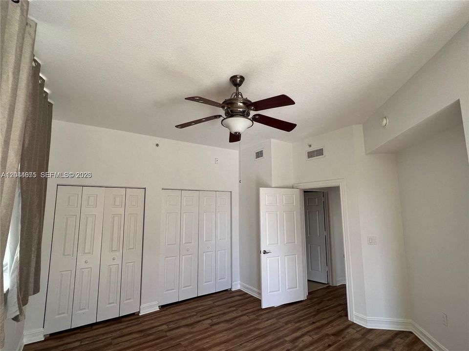 В аренду: $3,350 (2 спален, 2 ванн, 1171 Квадратных фут)