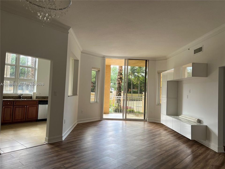 В аренду: $3,350 (2 спален, 2 ванн, 1171 Квадратных фут)