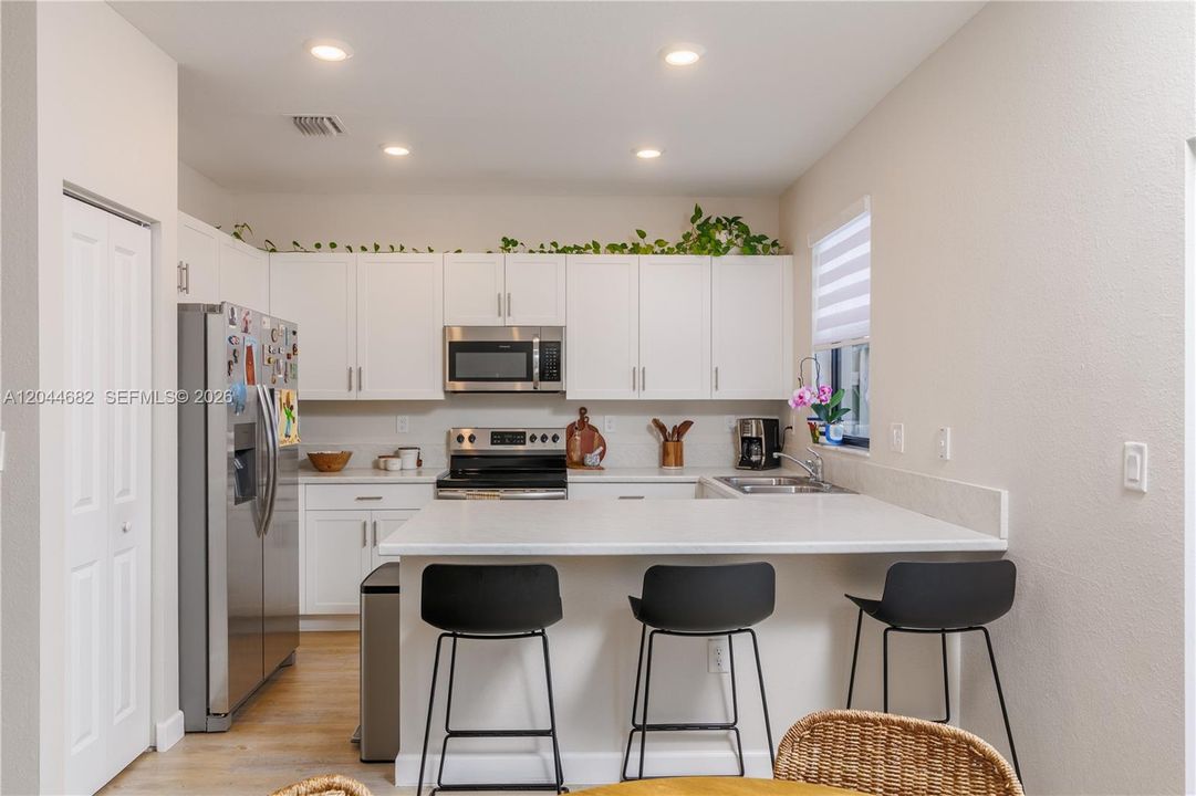 En Venta: $415,000 (3 camas, 2 baños, 1335 Pies cuadrados)
