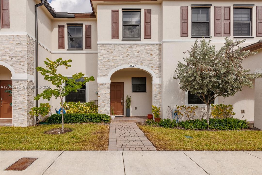 En Venta: $415,000 (3 camas, 2 baños, 1335 Pies cuadrados)