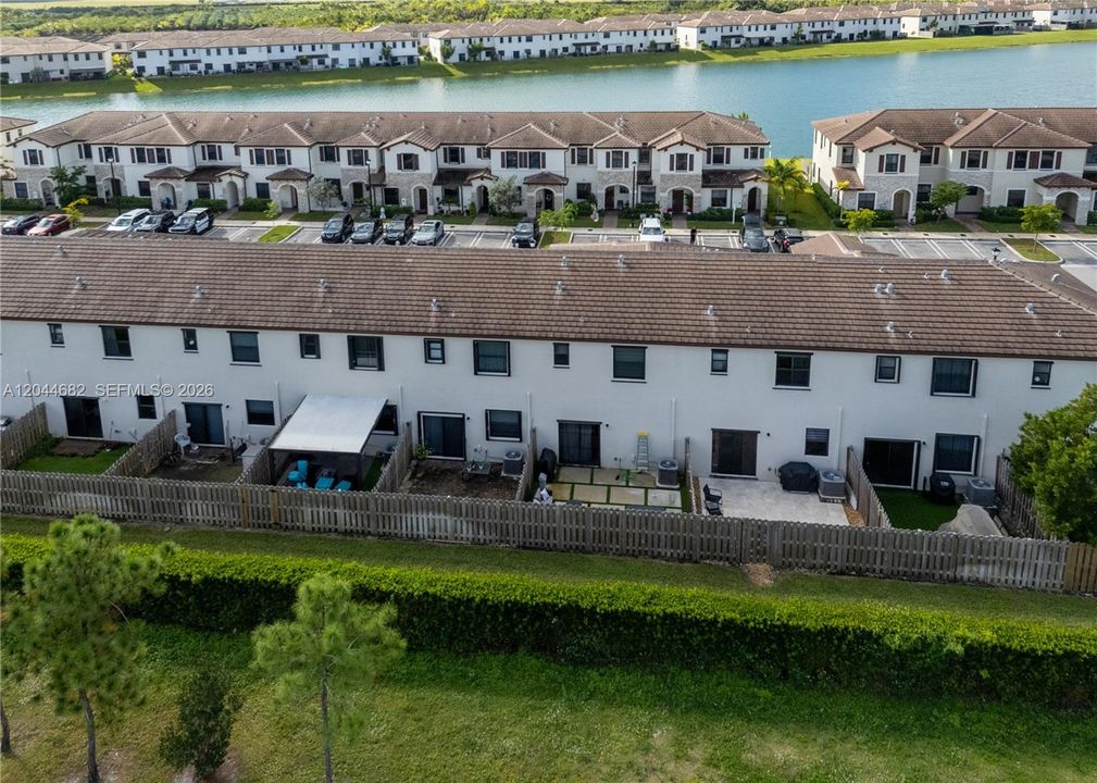 En Venta: $415,000 (3 camas, 2 baños, 1335 Pies cuadrados)