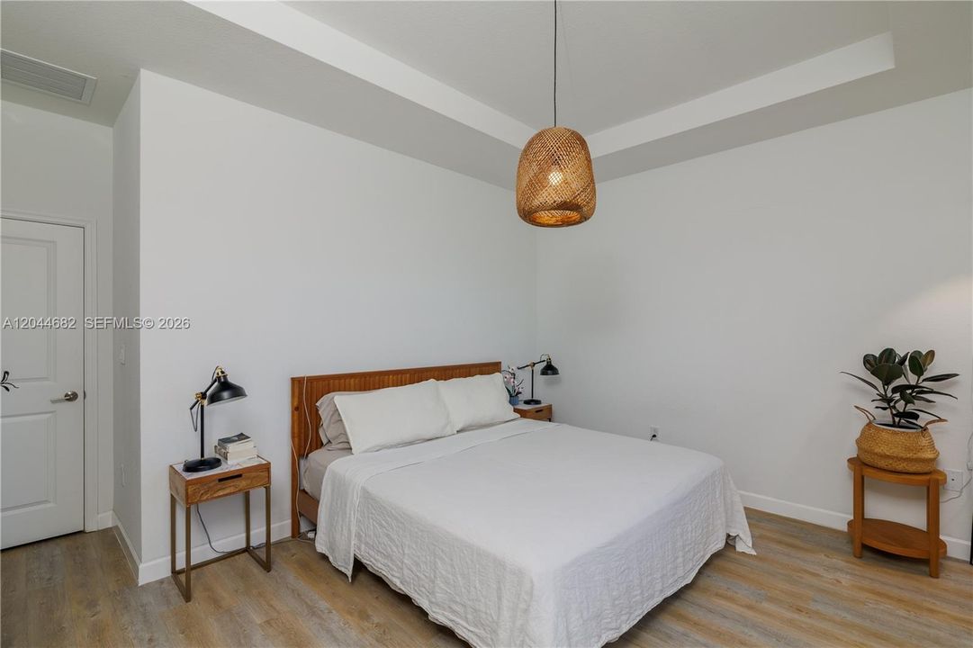 En Venta: $415,000 (3 camas, 2 baños, 1335 Pies cuadrados)