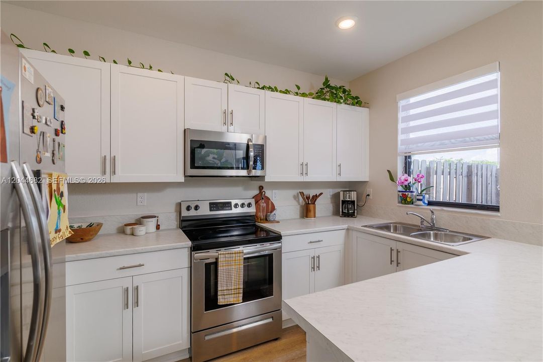 En Venta: $415,000 (3 camas, 2 baños, 1335 Pies cuadrados)