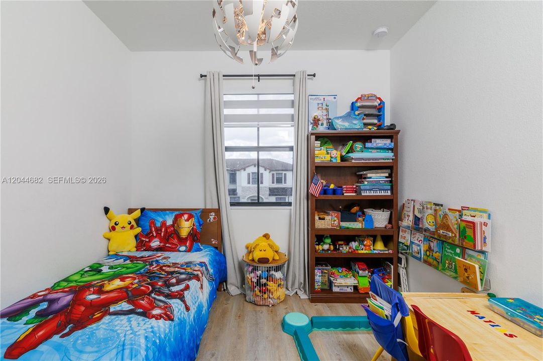 En Venta: $415,000 (3 camas, 2 baños, 1335 Pies cuadrados)