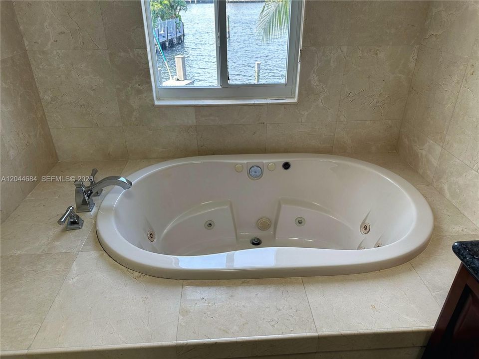 For Sale: $2,450,000 (6 beds, 4 baths, 3772 Square Feet)