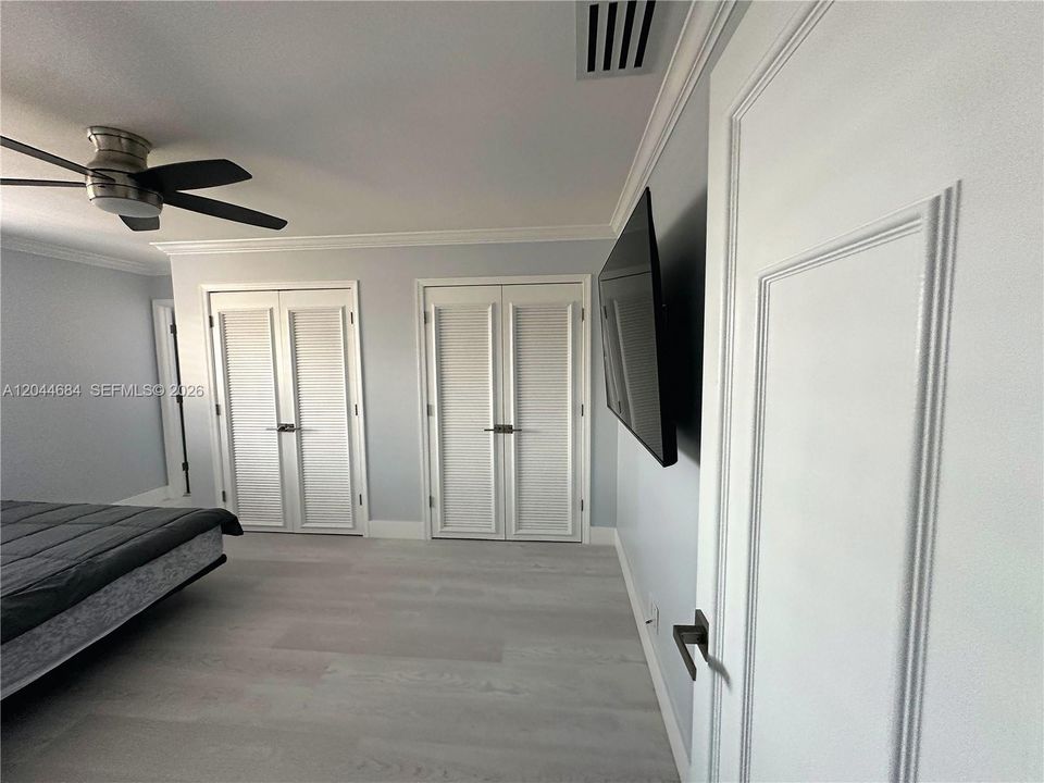 For Sale: $2,450,000 (6 beds, 4 baths, 3772 Square Feet)