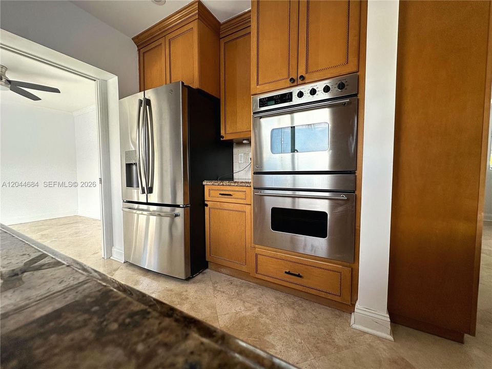 For Sale: $2,450,000 (6 beds, 4 baths, 3772 Square Feet)