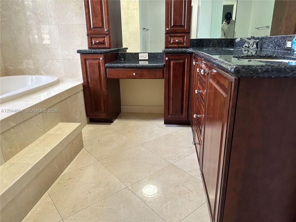 For Sale: $2,450,000 (6 beds, 4 baths, 3772 Square Feet)