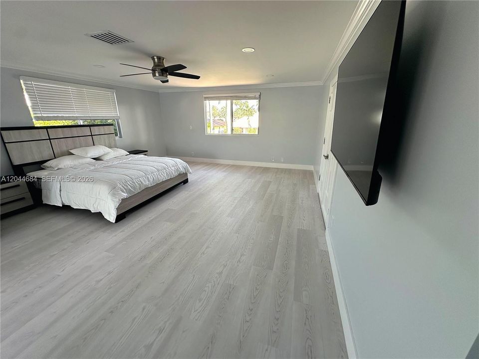 For Sale: $2,450,000 (6 beds, 4 baths, 3772 Square Feet)