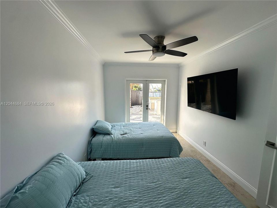 For Sale: $2,450,000 (6 beds, 4 baths, 3772 Square Feet)