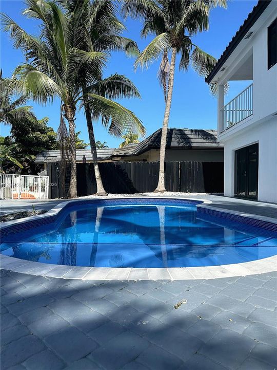 For Sale: $2,450,000 (6 beds, 4 baths, 3772 Square Feet)