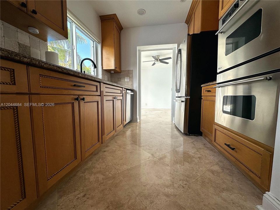For Sale: $2,450,000 (6 beds, 4 baths, 3772 Square Feet)