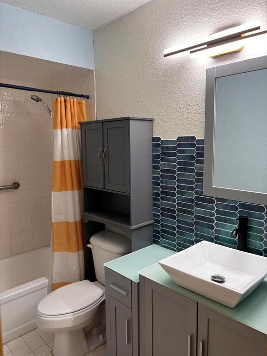 2nd Bathroom