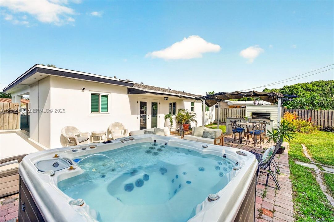 En Venta: $575,000 (2 camas, 2 baños, 1123 Pies cuadrados)