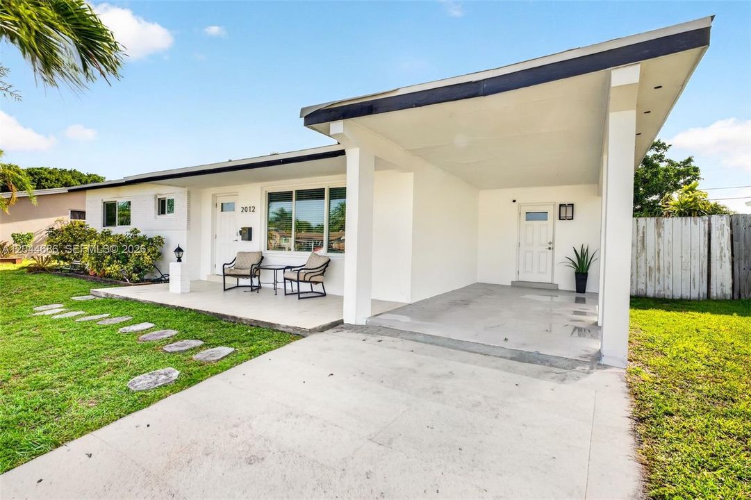 En Venta: $575,000 (2 camas, 2 baños, 1123 Pies cuadrados)