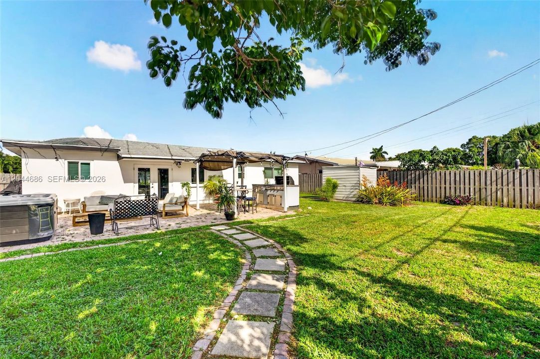 En Venta: $575,000 (2 camas, 2 baños, 1123 Pies cuadrados)