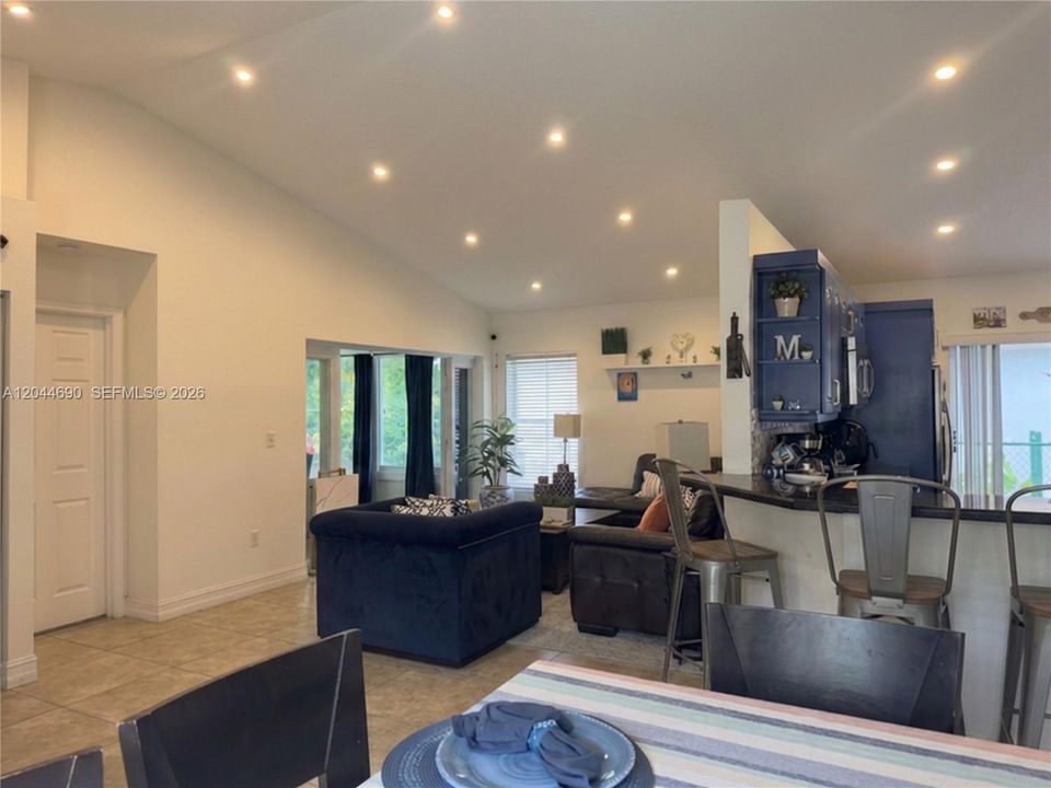 For Rent: $3,170 (3 beds, 2 baths, 1624 Square Feet)