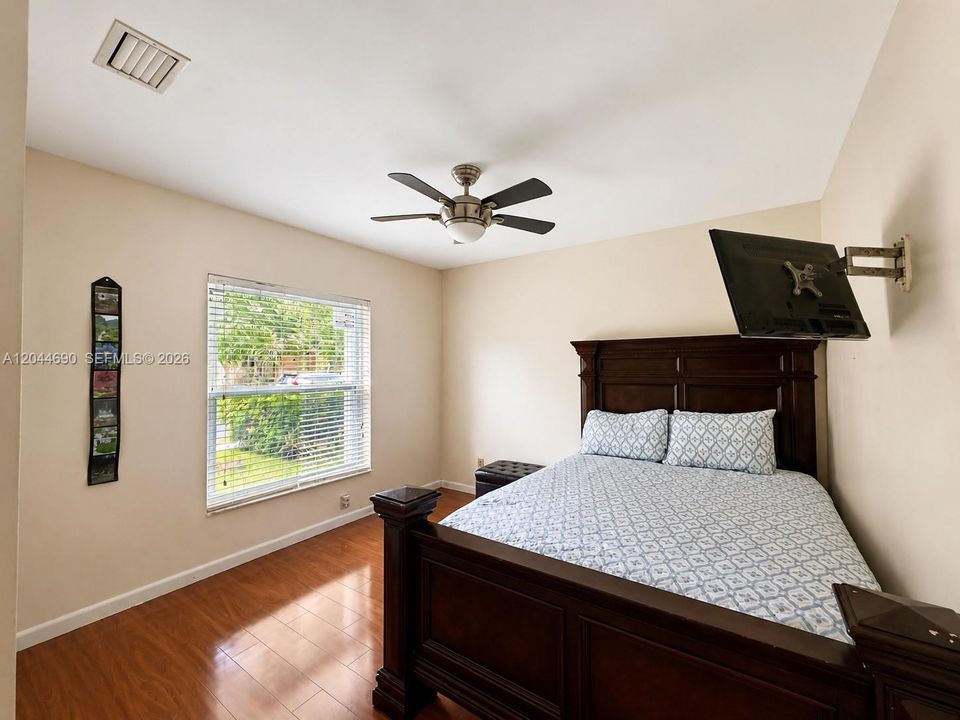 For Rent: $3,170 (3 beds, 2 baths, 1624 Square Feet)