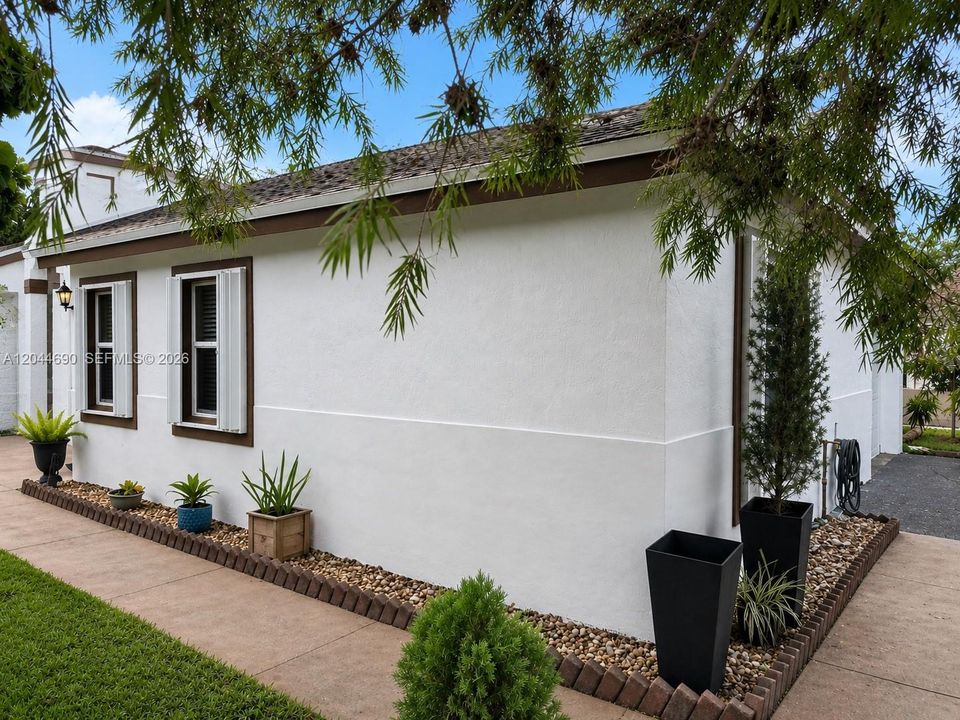 For Rent: $3,170 (3 beds, 2 baths, 1624 Square Feet)