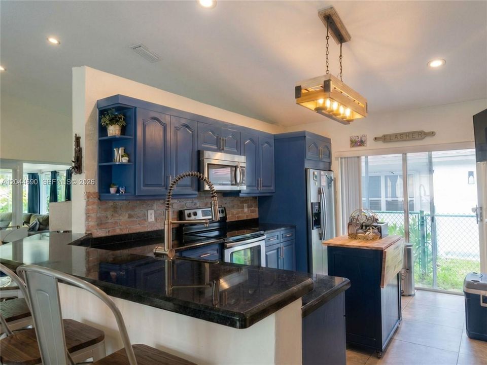 For Rent: $3,170 (3 beds, 2 baths, 1624 Square Feet)